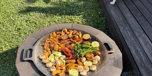 костровый очаг из кирпича (черный огнеупорный кирпич  Montenegro)