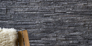 Каменные стены в интерьере идеи фото 3D панели RKS SLATE Сланец Black Pencil заказать (3)