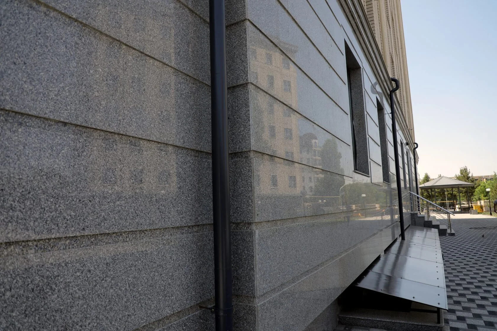 Гранитная плитка Grey Pearl, Polished 7