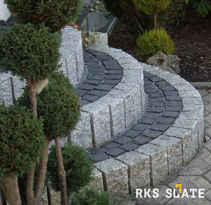 Крыльцо из гранитной брусчатки и палисада от RKS SLATE