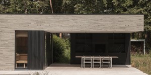 Реечная панель Turtle Shell Different Lines, Kenyan BlackWood, Co-Extrusion черные рейки разной ширины фото фасада современного дома  (4)