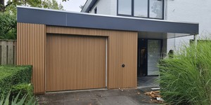 Реечная панель ДПК Turtle Shell, Middle Lines, Siberian Pine Co-Extrusion фасад и гаражные ворота из реек