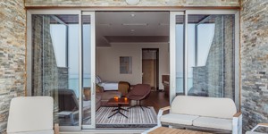 Облицовка фасада природным камнем 3D панели RKS SLATE Сланец Beige Slate Classic фото домов из камня (6)